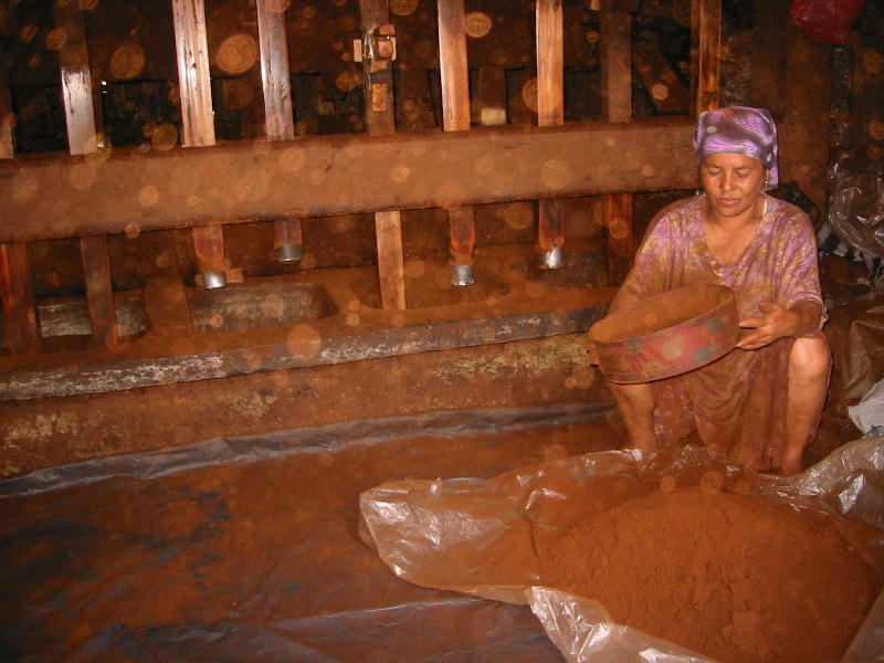 Coffee mill (Bukittinggi, Sumatra).JPG