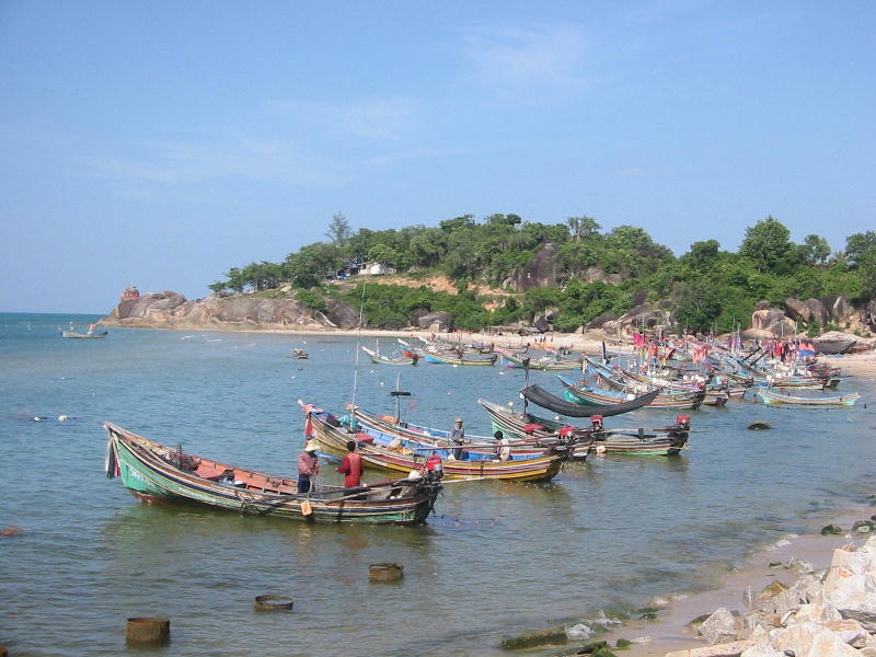 Fishing boats (Songhla).JPG