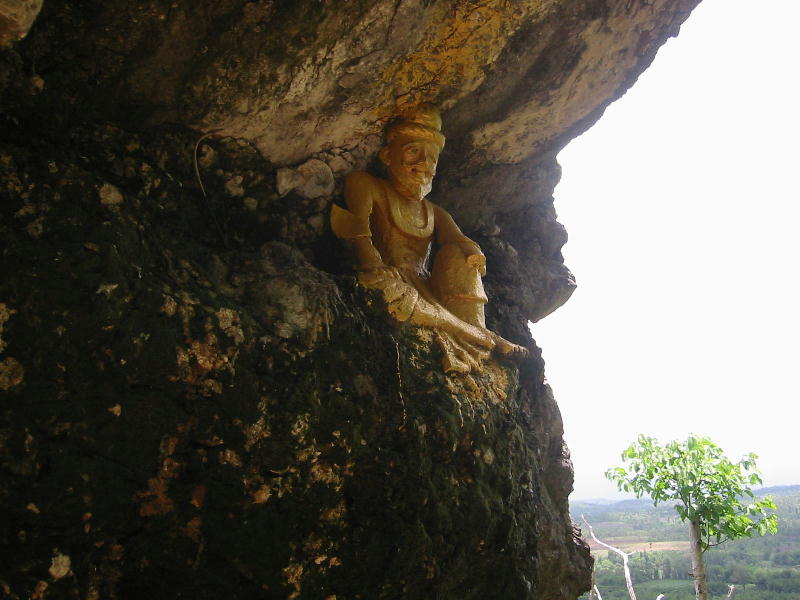 Hill jungle wat 2 (Mae Sot).JPG