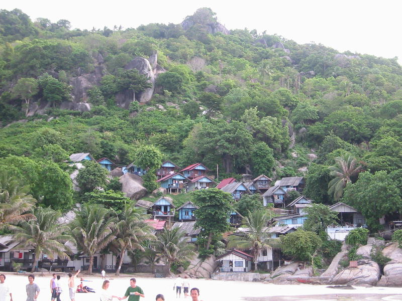 Party beach village (Ko-Phangan).JPG