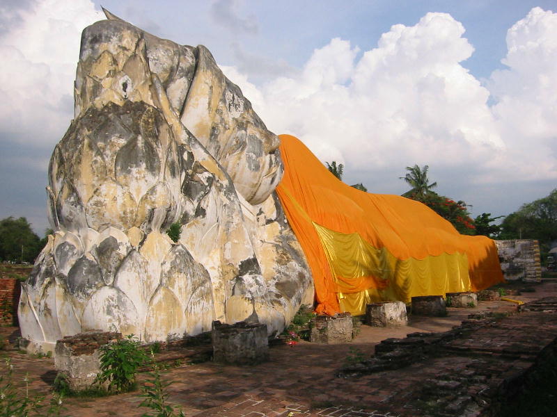 Reclining Buddha 1 (Ayuthaya).JPG