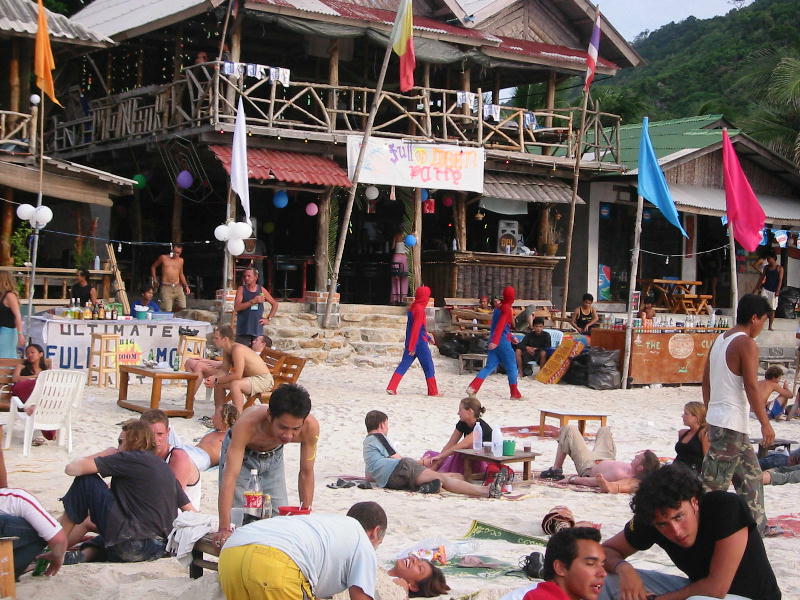 Supermen on Fullmoon party  (Ko-Phangan).JPG