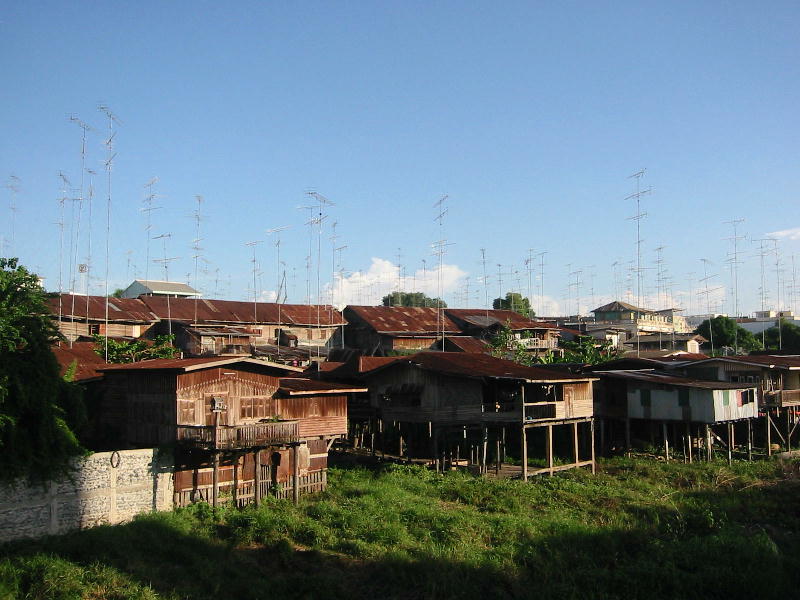 TV everywhere (Lopburi).JPG