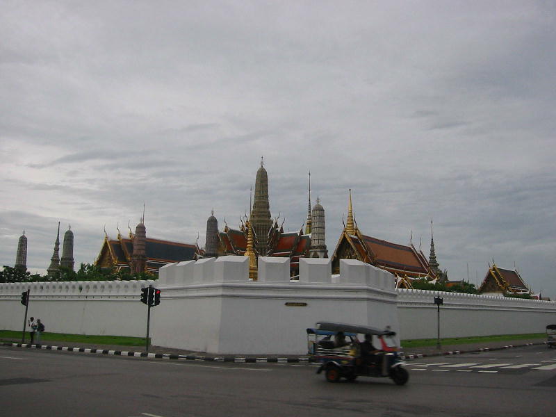 Wat (Bangkok).JPG